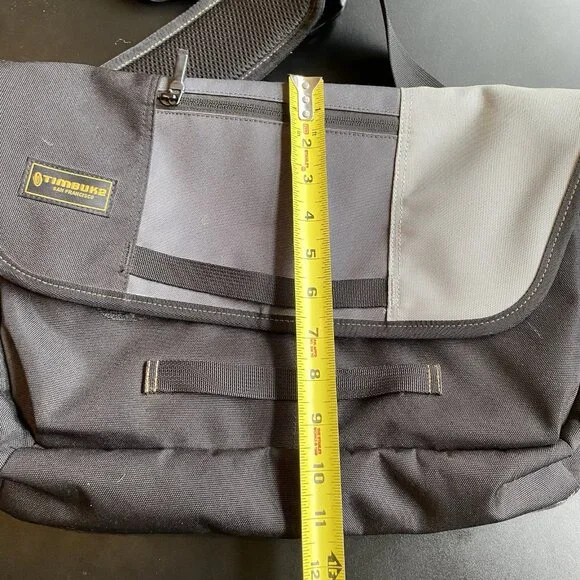 Timbuk2 Classic 14x12 Inch Messenger Bag Large Gray Black Laptop Luggage